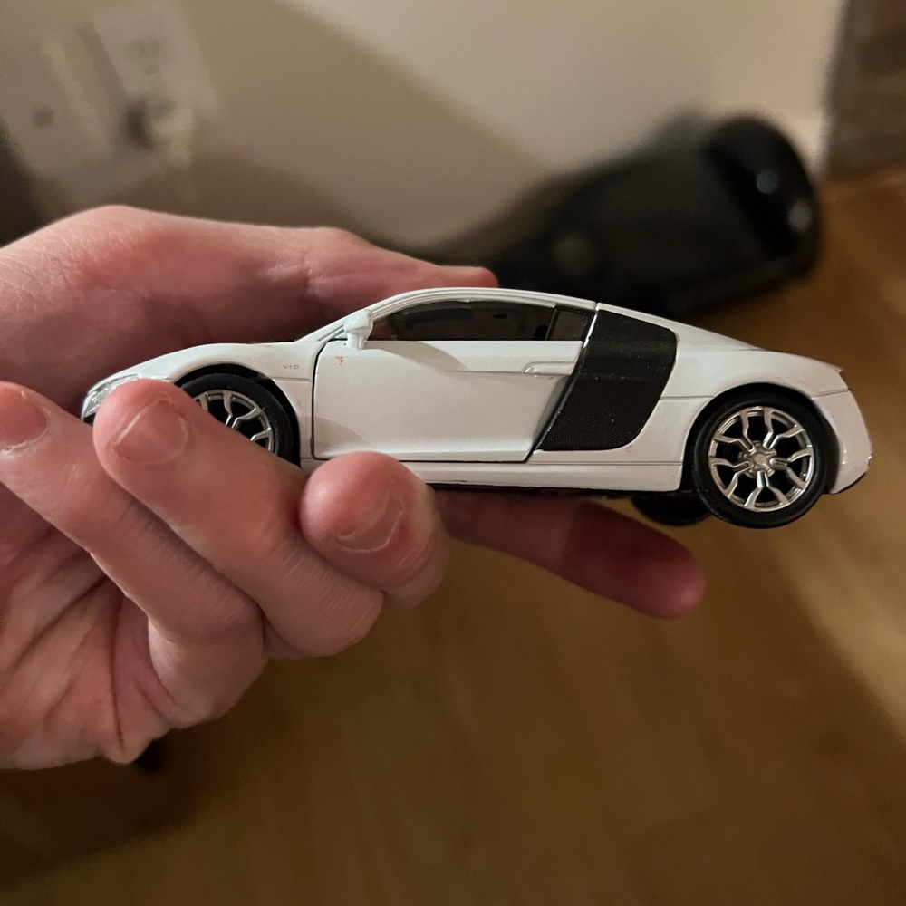 Audi R8 White Toy Car - Picture 2 of 3
